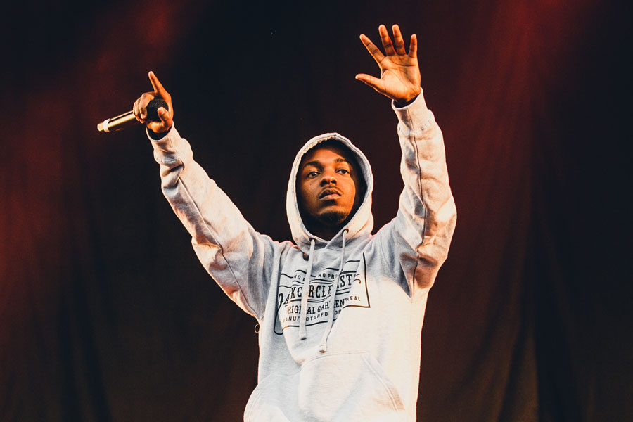 ケンドリック・ラマー、FOXニュースでの批判に「なぜ憎悪のこもった歌だなんて解釈できるんだ?」と反論 NME Japan