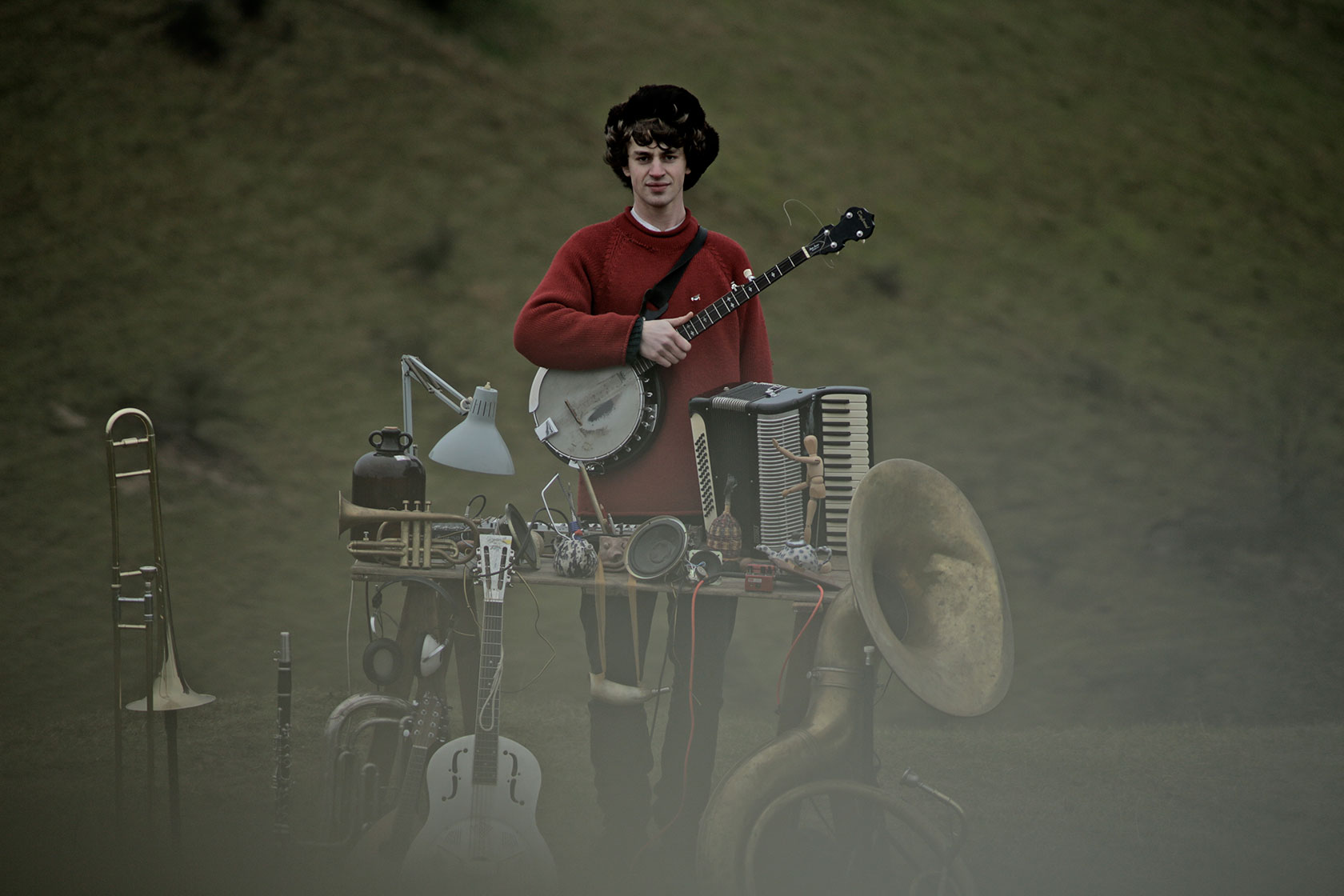 Cosmo along. Группа Cosmo Sheldrake. Cosmo Sheldrake британский музыкант. Винил Cosmo Sheldrake. Cosmo Sheldrake - Numinous.