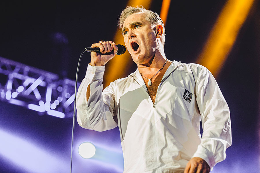 モリッシー、空港のセクハラ疑惑で「ケツの割れ目に指を入れてきた」と