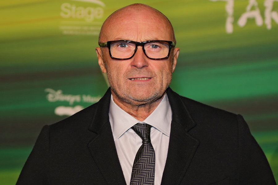 フィル・コリンズの15歳の息子、父親のツアーに参加することについて語る NME Japan