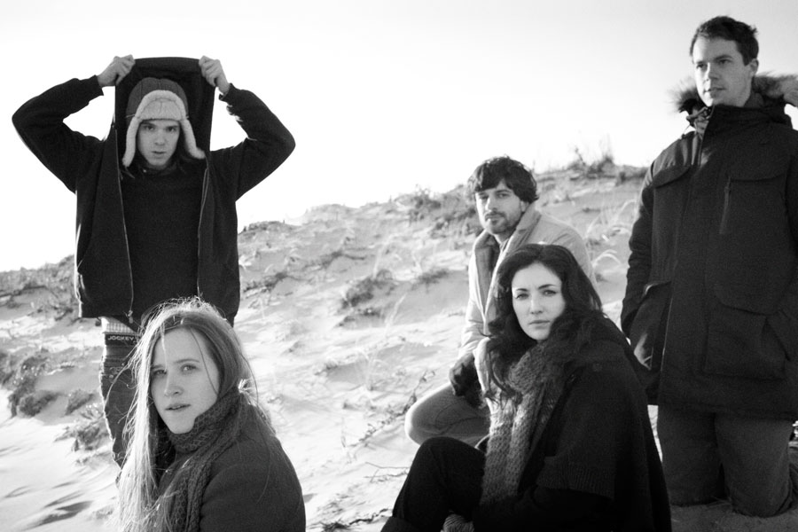 ダーティー・プロジェクターズ、新曲“Little Bubble”のミュージック・ビデオを公開 NME Japan