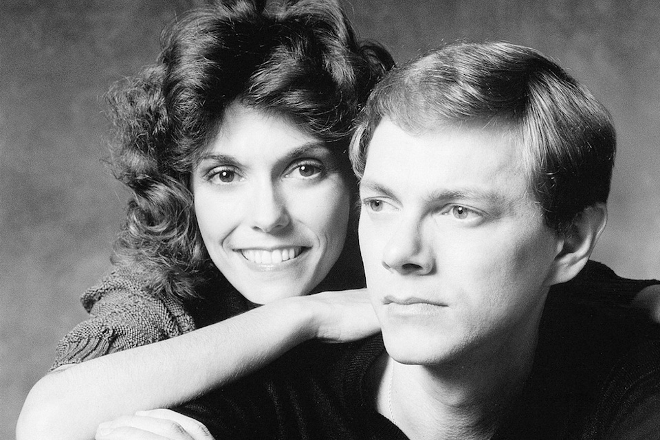 カーペンターズ、クリスマス・ソングのコンピ『クリスマス・ワンス・モア』の発売が決定 NME Japan