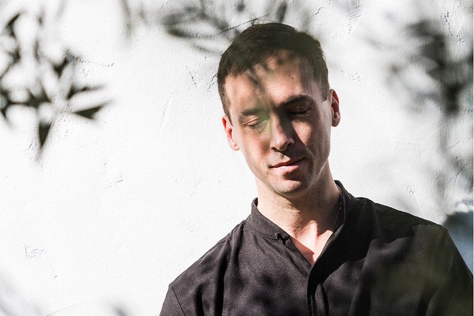 ティム・ヘッカー、5月に3年ぶりとなる来日公演が決定 NME Japan