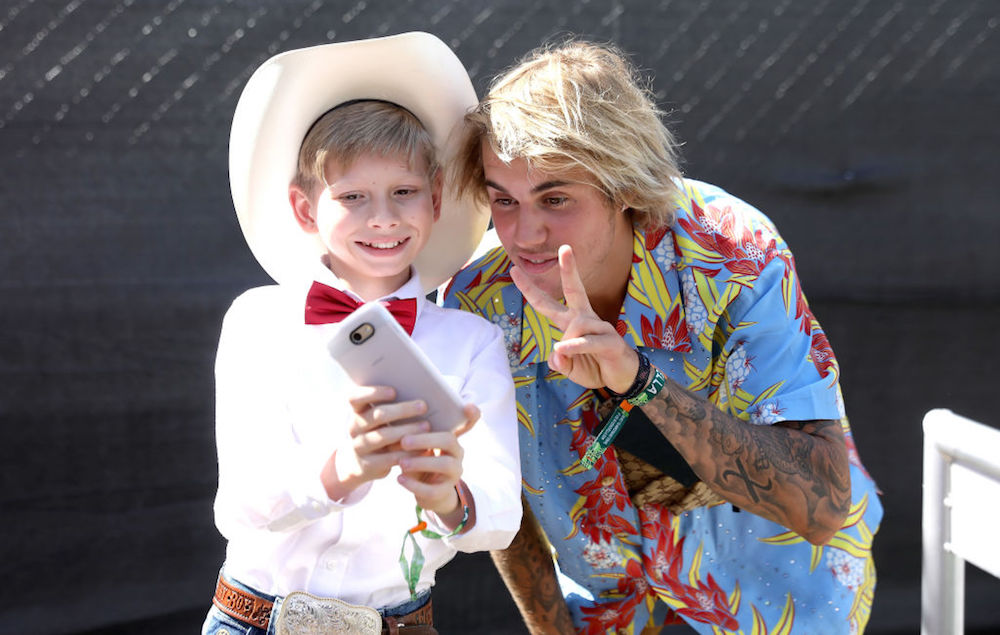 ジャスティン ビーバー ネットで話題のヨーデル少年とコーチェラ フェスティバルで対面 Nme Japan