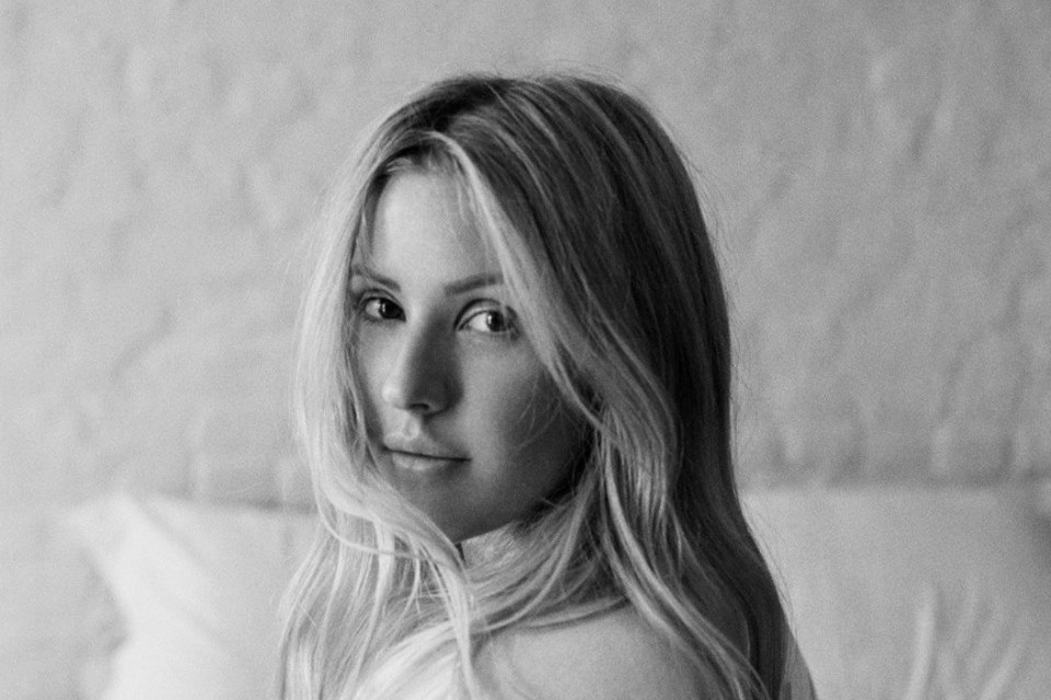 エリー・ゴールディング、ジョニ・ミッチェル“River”のカヴァーのミュージック・ビデオが公開 NME Japan