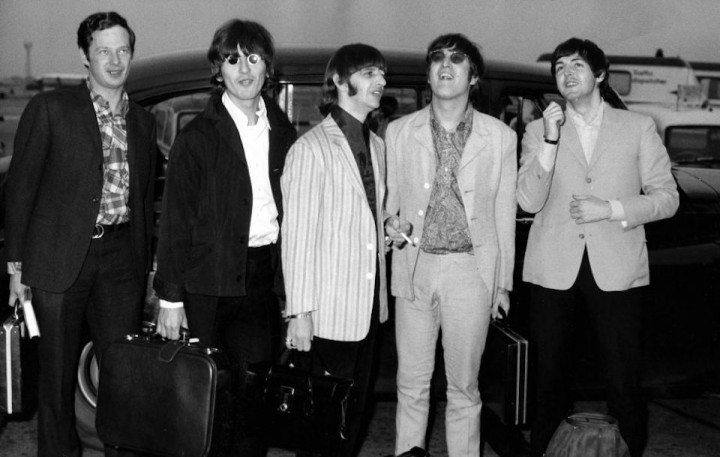 ビートルズとブライアン エプスタインによる最初の契約書がオークションに Nme Japan
