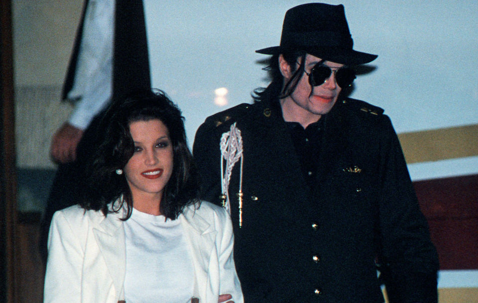 マイケル ジャクソン 元妻のリサ マリー プレスリーが暴露本を執筆すると報道 Nme Japan