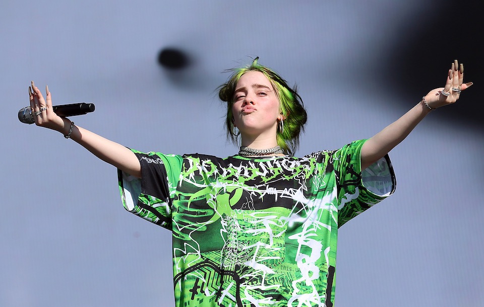 ビリー・アイリッシュ、2曲の未発表曲と“Xanny”のミュージック・ビデオ