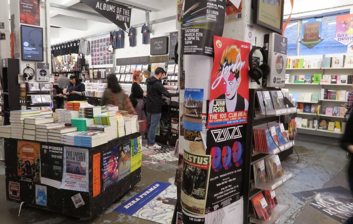 ラフ・トレード、イギリス国内の店舗の営業が4月12日から再開されることに | NME Japan