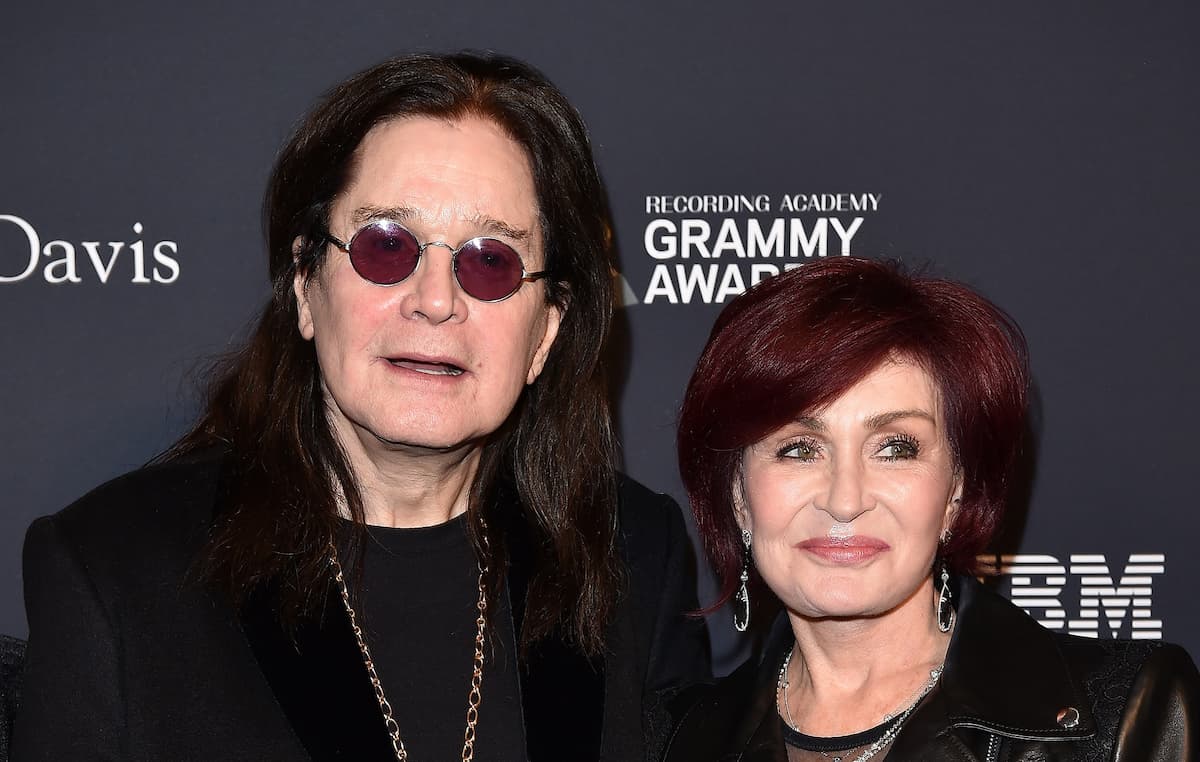 オジー・オズボーン、人種差別をめぐる騒動でテレビ番組を公演したシャロン・オズボーンを擁護 NME Japan