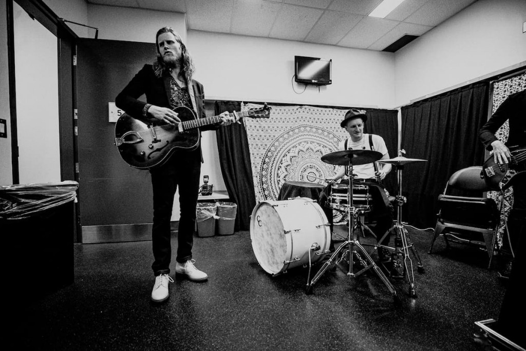 ザ・ルミニアーズ、来たる新作より“Brightside”のミュージック・ビデオが公開 NME Japan