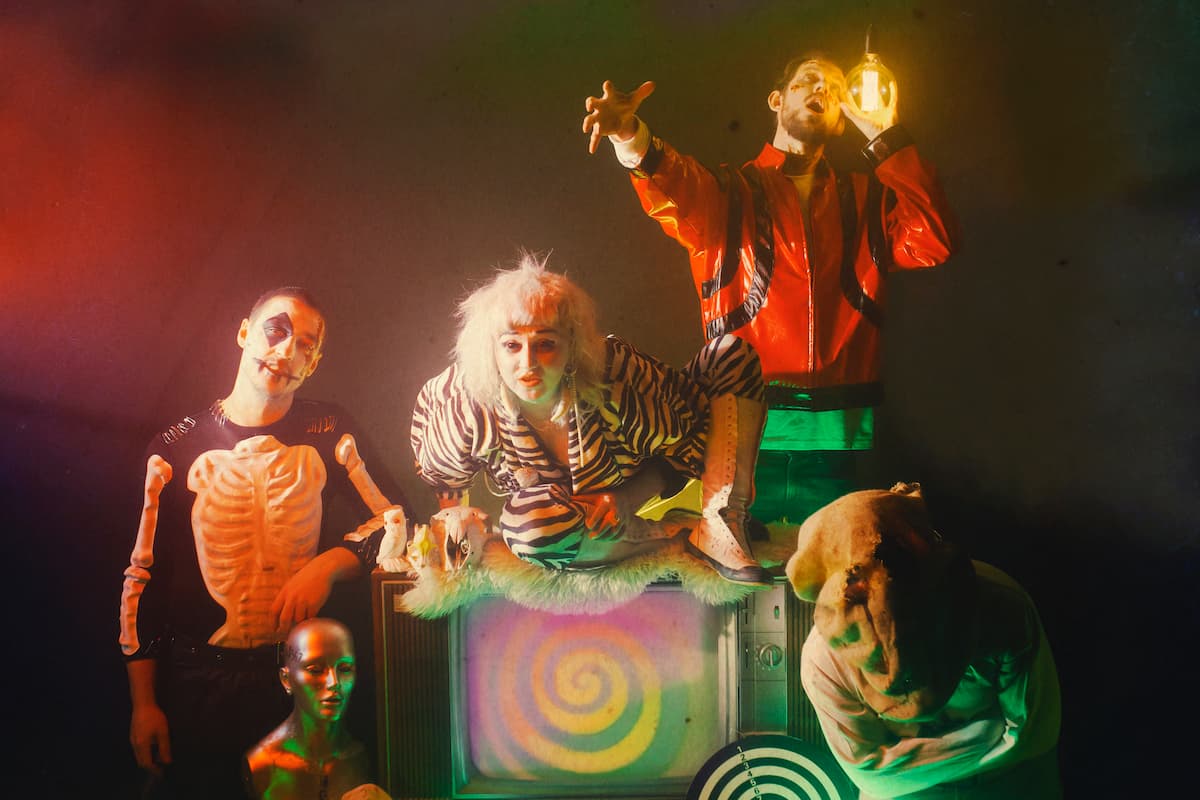 ハイエイタス・カイヨーテ、ニュー・シングル“Canopic Jar”の音源が