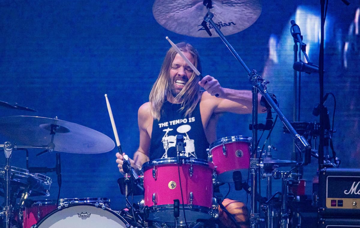フー ファイターズのテイラー ホーキンス ロサンゼルスの追悼公演のセットリストが明らかに Nme Japan フー ファイターズのテイラー ホーキンス ロサンゼルスの追悼公演のセットリストが明らかに Nme Japan