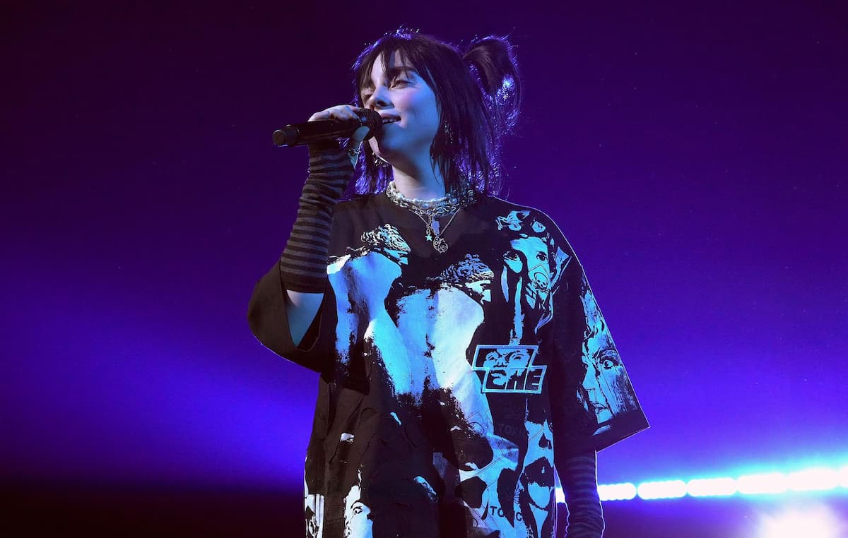 ビリー・アイリッシュ、自分の音楽が「ダークだと思われるのが驚きだっ