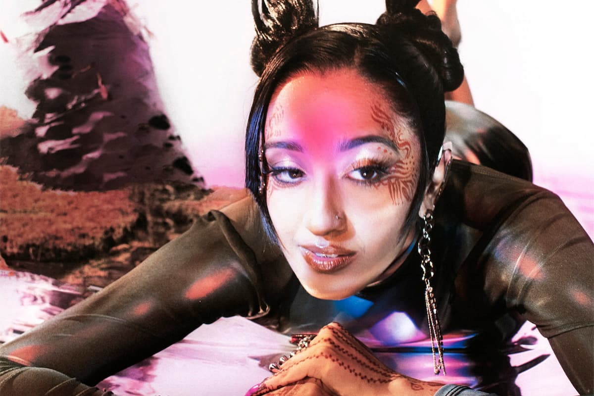 ラヴィーナ、3月に初来日公演が決定 NME Japan