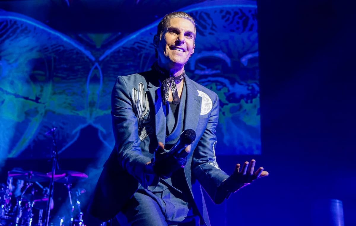 ジェーンズ・アディクション、10年ぶりとなる新曲をライヴで初披露