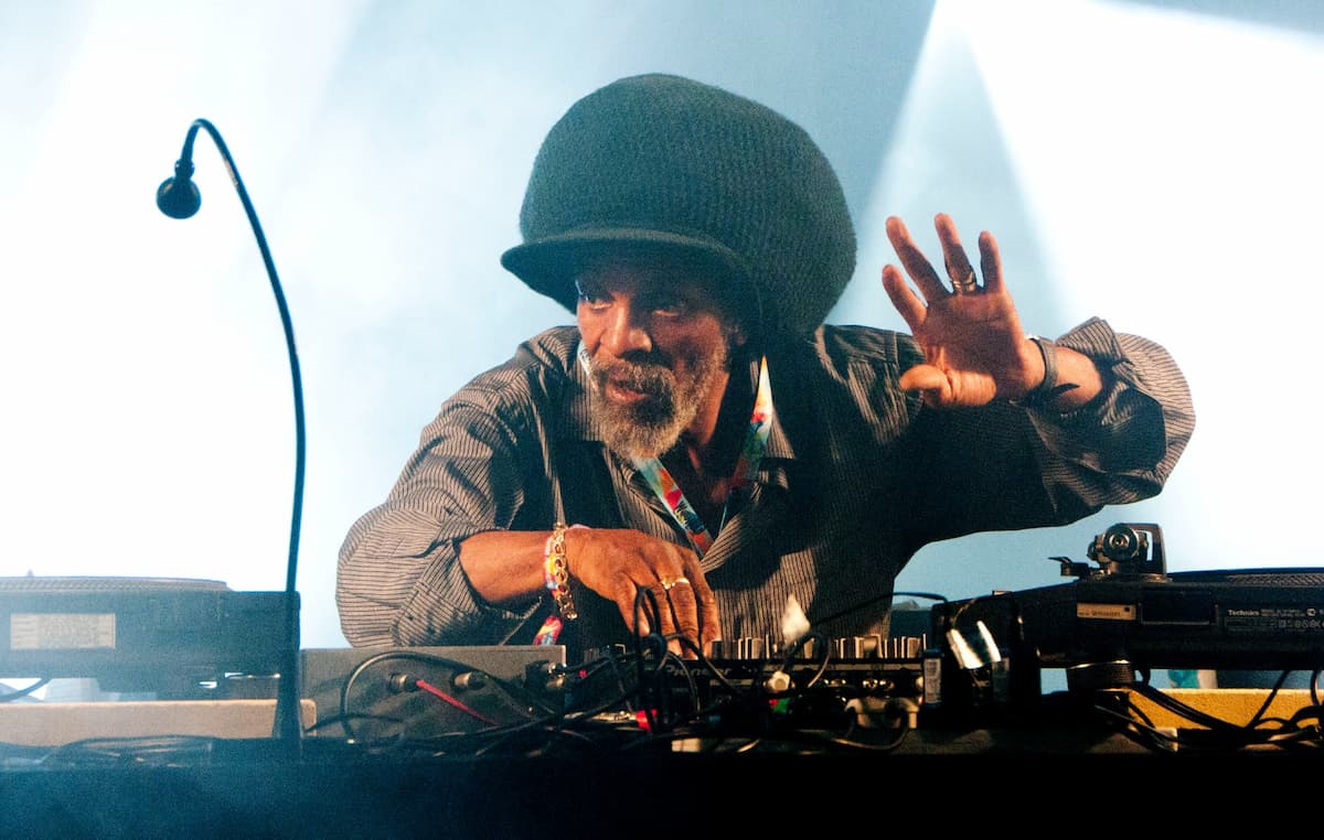 ジャー・シャカの訃報を受けて悼の声が寄せられることに | NME Japan