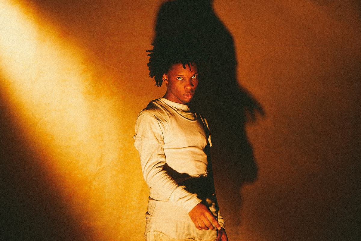 HIVはどのように感染するのでしょうか?