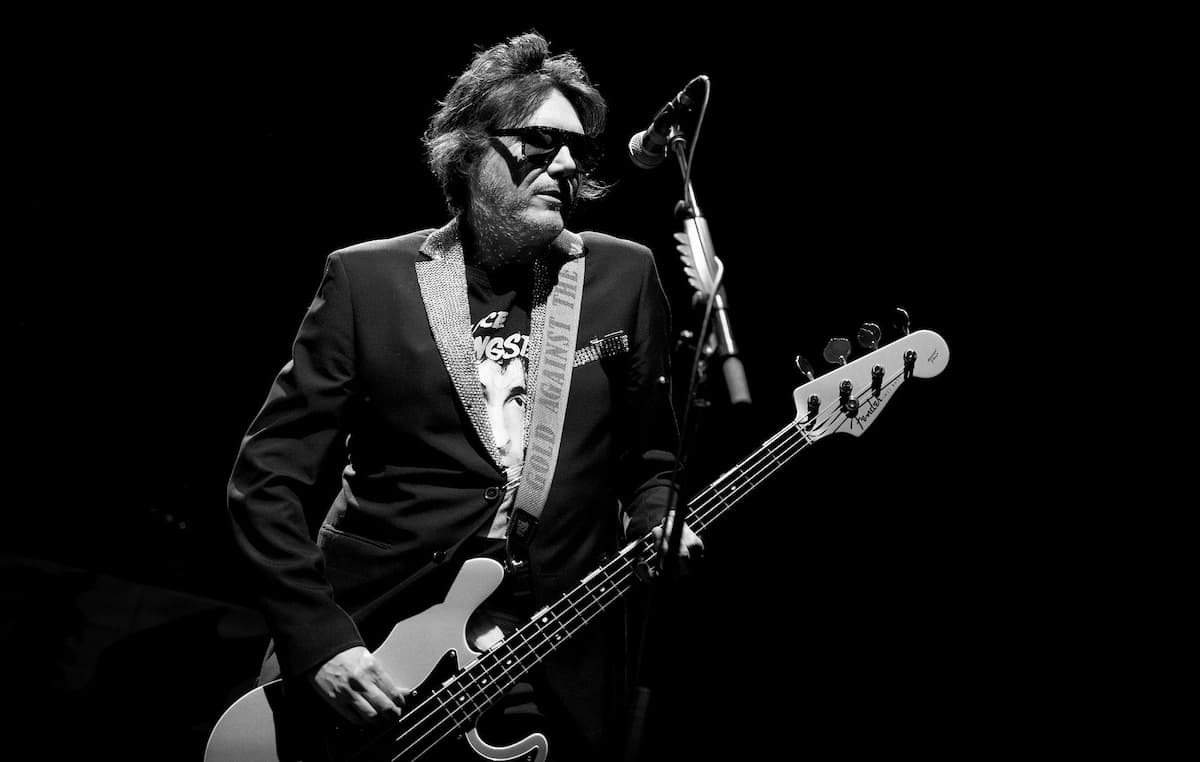 マニック・ストリート・プリチャーズのニッキー・ワイアー、ソロとしての新曲“Contact Sheets”を公開 NME Japan