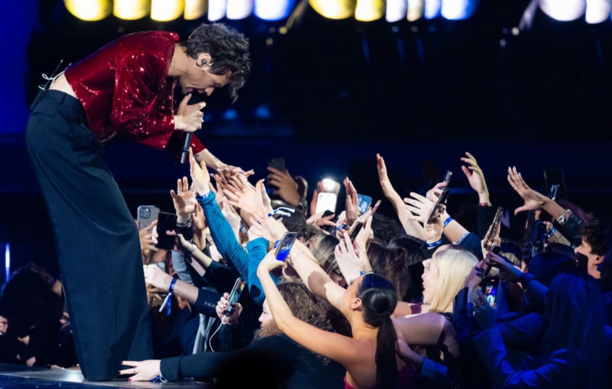 LOVE ON TOUR スタッフクールツアー ハリー・スタイルズ Harry Styles（ハリー・スタイルズ）来日公演 | Love On Tour 2023