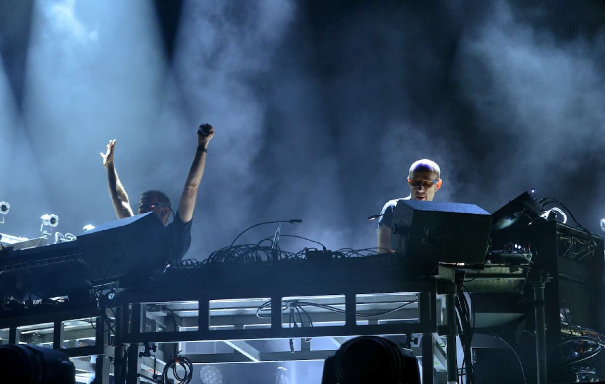 chemical-brothers-arena-tour-