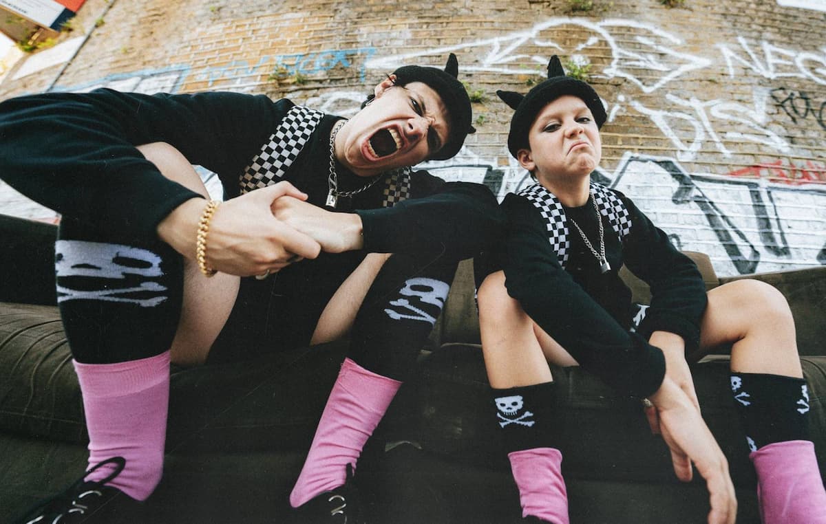 ヤングブラッド、最新シングル“Lowlife”のミュージック・ビデオが公開 NME Japan