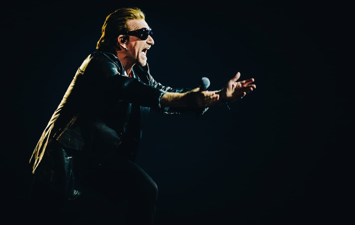 U2のボノ、次のアルバムについて「理屈を超えたギター・アルバム」になると改めて語る NME Japan