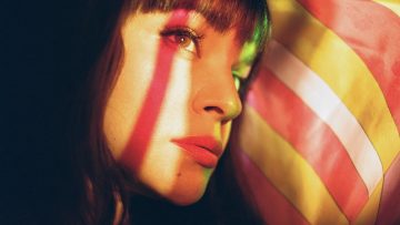 ノラ・ジョーンズ、来たる新作より新曲“Staring at the Wall”がミュージック・ビデオと共に公開 | NME Japan