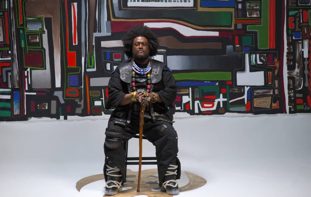 カマシ・ワシントン、新作のリリースを発表&新曲“Prologue”がミュージック・ビデオと共に公開 NME Japan