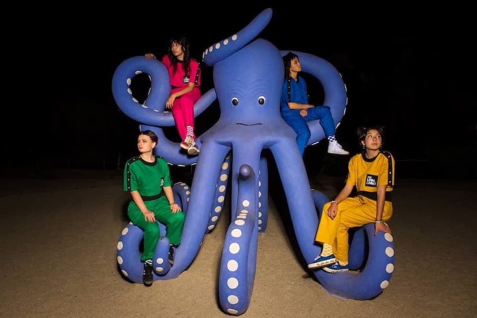 ザ・リンダ・リンダズ、来たる新作より新曲“No Obligation”が