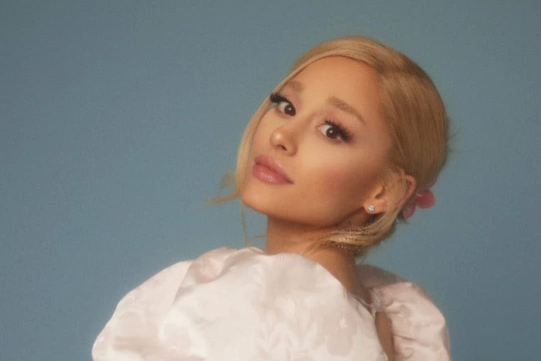Ariana-Grande2025-1.jpg