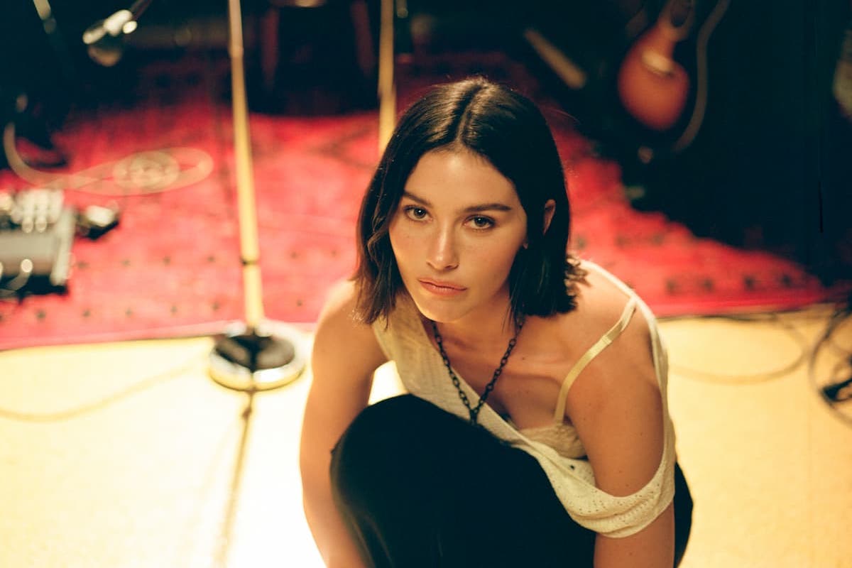 グレイシー・エイブラムス、新曲“Death Wish”のライヴ音源が公開 | NME