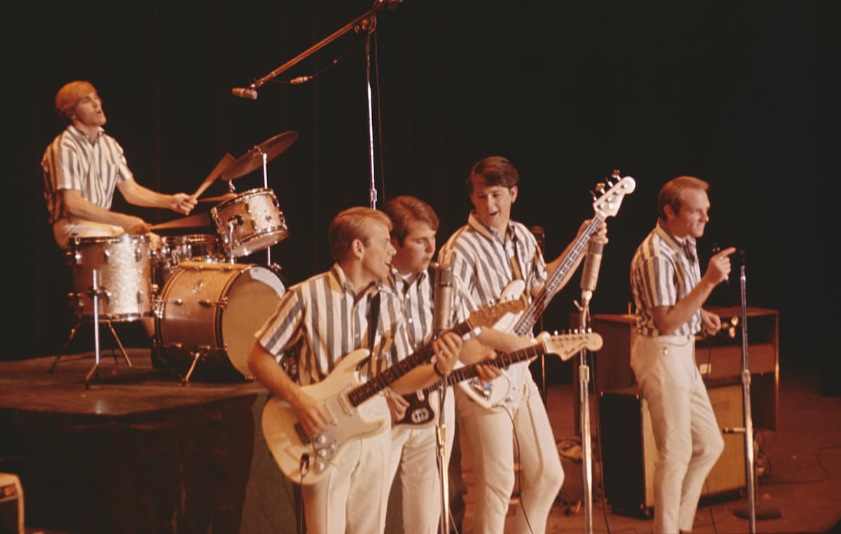 The_Beach_Boys_Stage_Disney-1.jpg