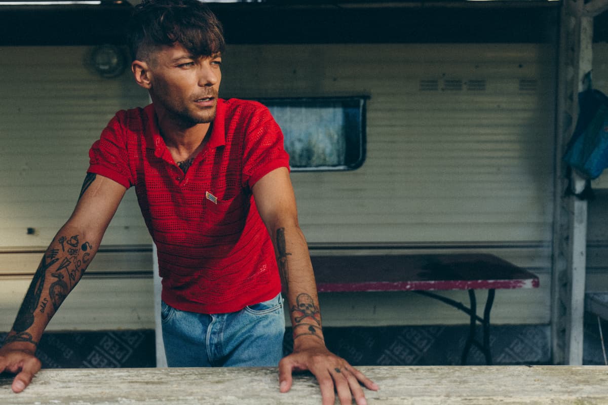 ルイ・トムリンソン直筆サイン入り超大型写真…Louis Tomlinson… Amazon.co.jp: ルイ・トムリンソン 直筆サイン入り写真…Louis