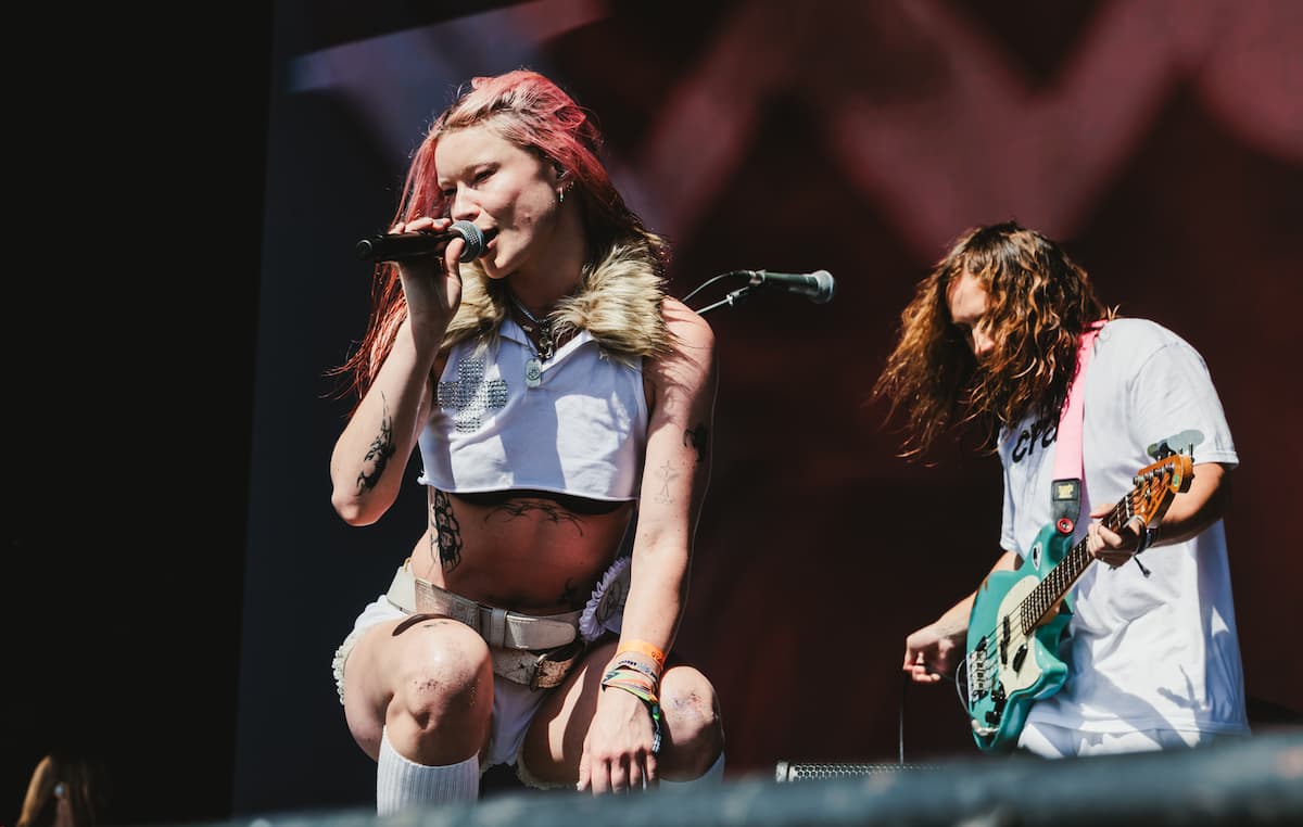 NMEAR_NME-GLASTO-2025-WET-LEG-