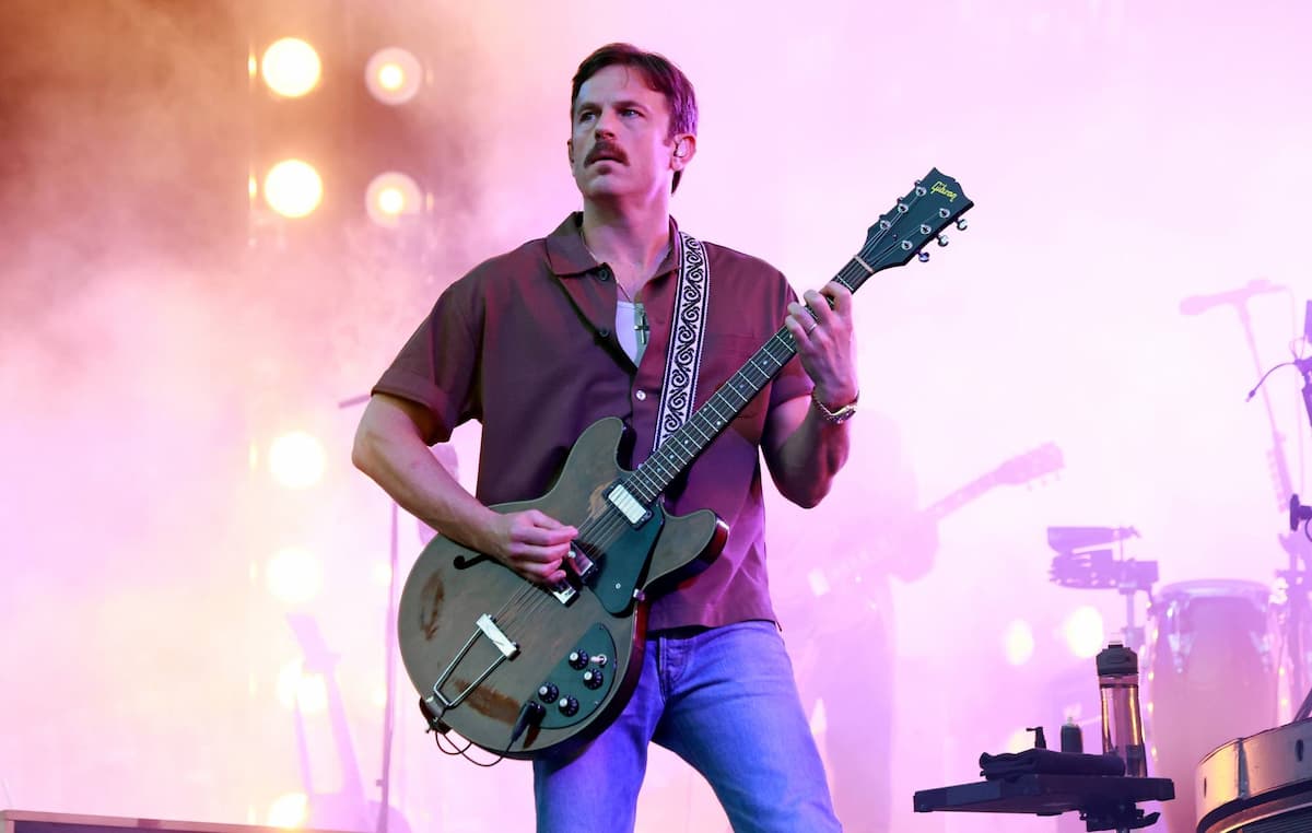 キングス・オブ・レオン、4曲を収録したEPを11月7日にリリースすること