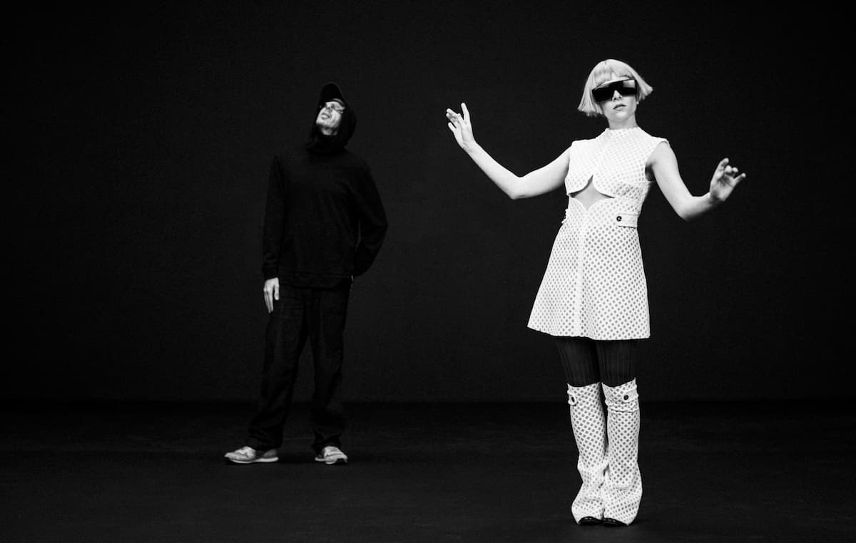 オーロラ＆ケミカル・ブラザーズのトム・ローランド、トモーラの