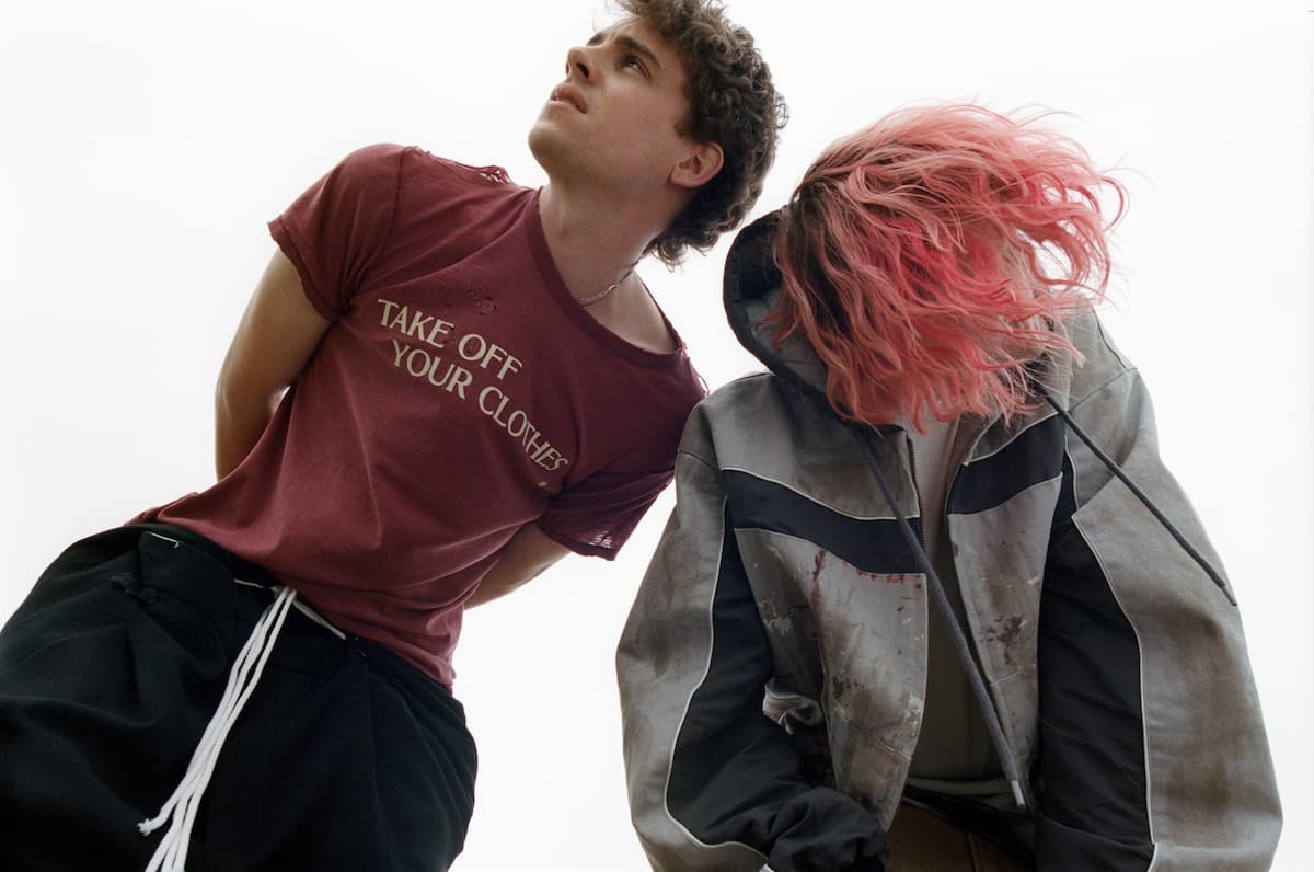 ロイエル・オーティス、最新作『ヒッキー』の日本限定ミニマガジン付き