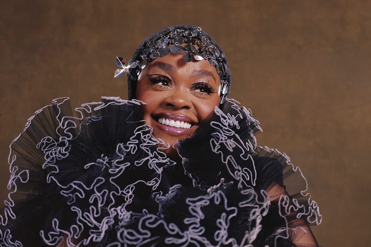 ジル・スコット、タイニー・デスク・コンサートで披露した