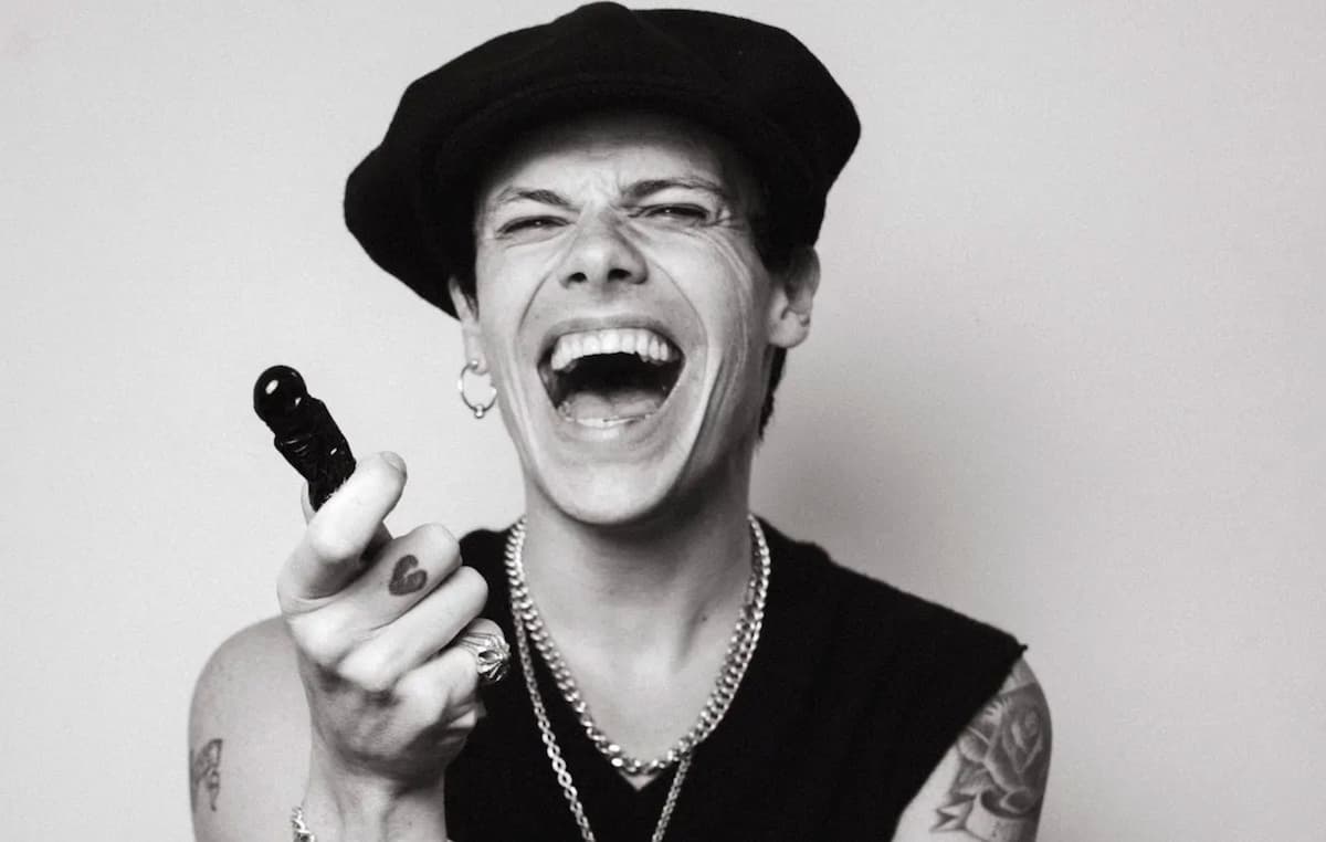 ヤングブラッド、アルバム『アイドルズ』の第2部の詳細を発表 | NME Japan