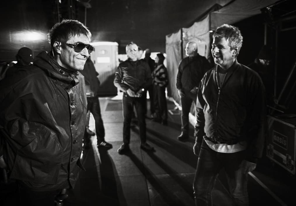 オアシス、リリースから30周年を迎えた“Champagne Supernova”の公式