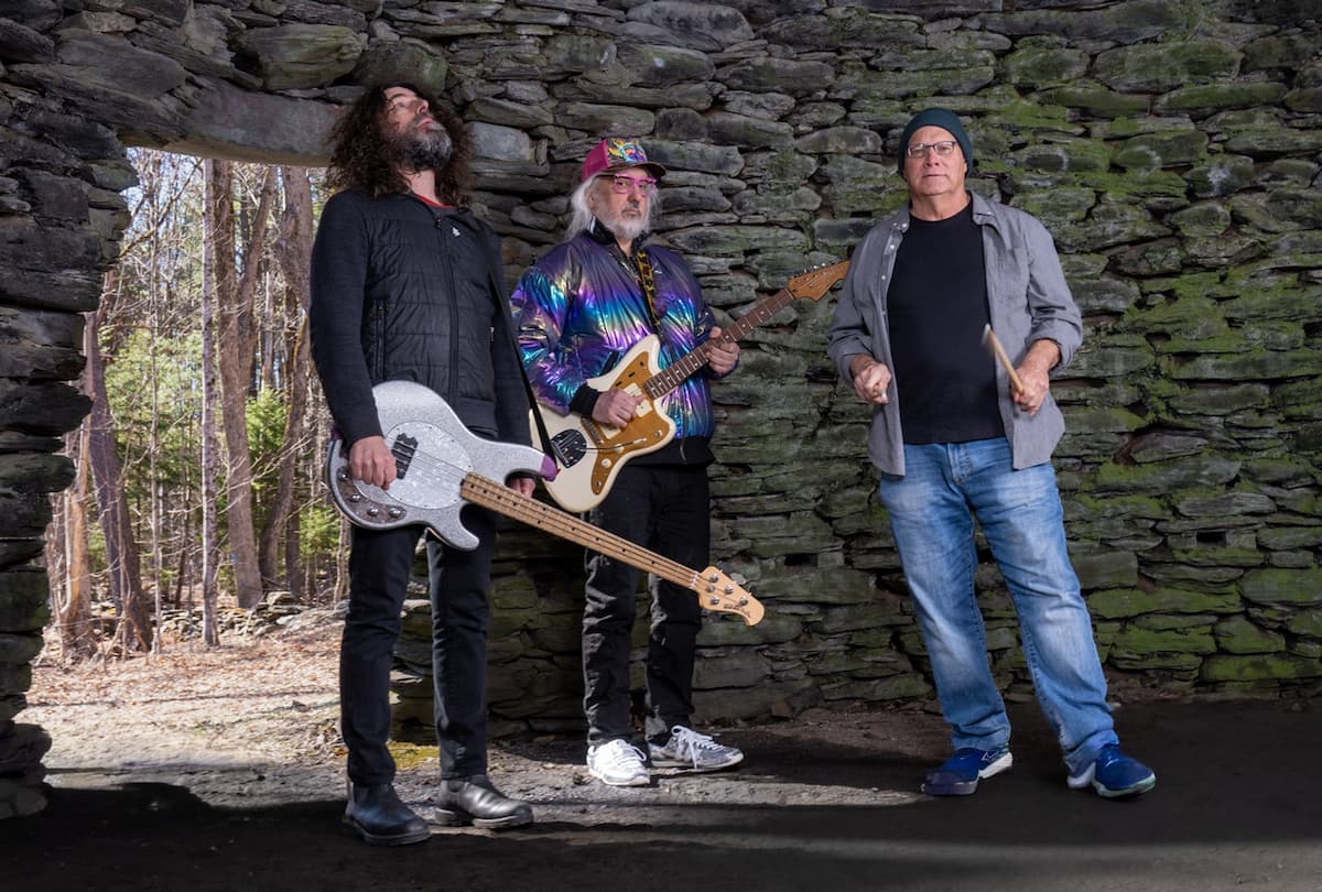 Dinosaur-Jr.2026-1.jpg