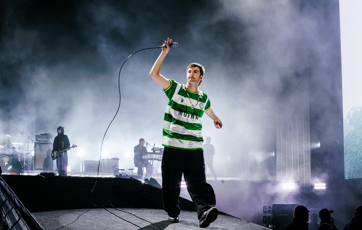 フォンテインズD.C.、ブルックリン公演で新曲“Tongue”をライヴで初披露 | NME Japan