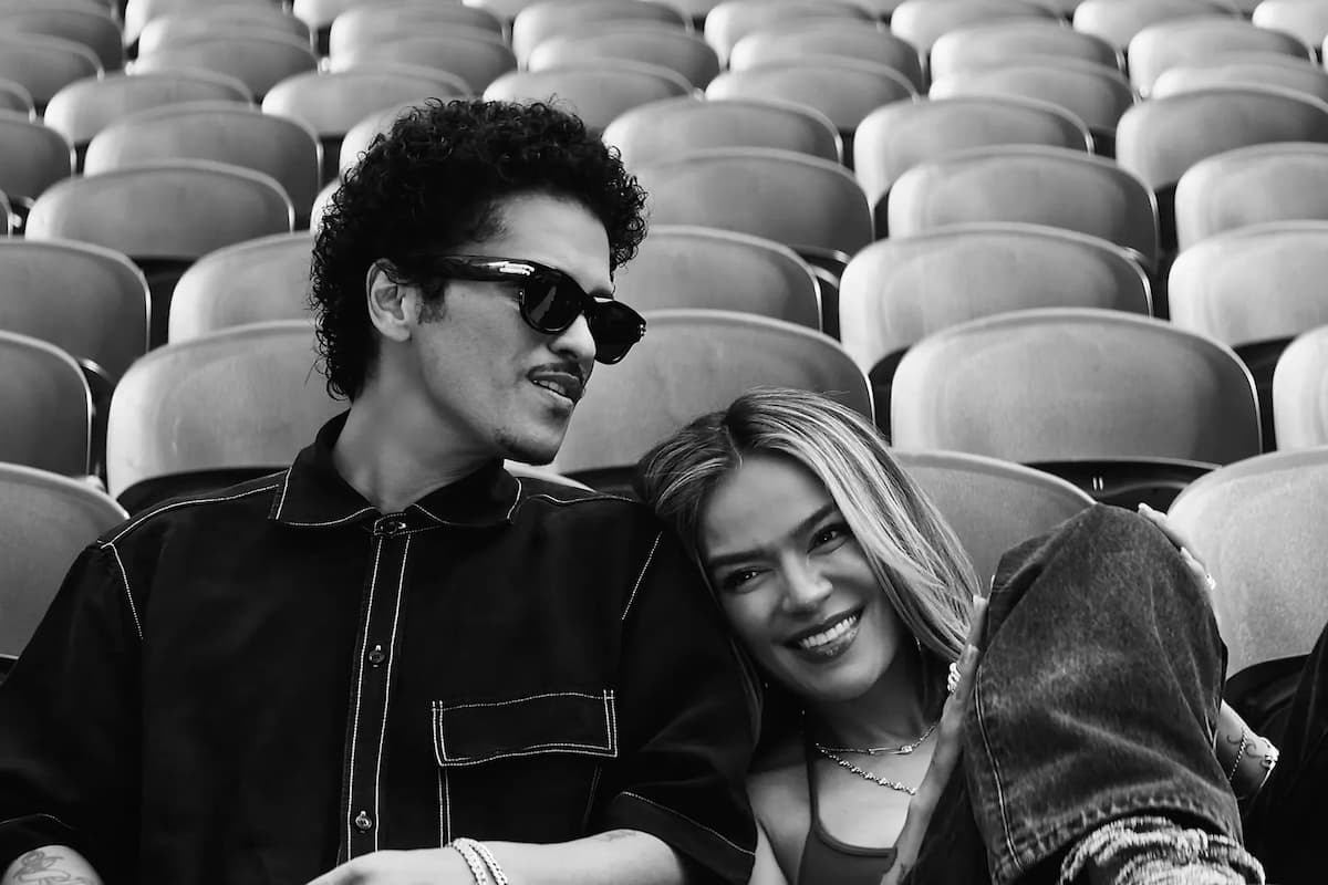 ブルーノ・マーズ、最新作より“Dance With Me”のミュージック・ビデオ